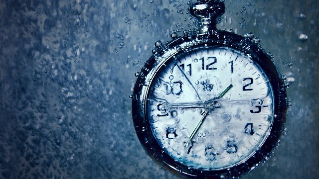 Переход на летнее время: Украинцы будут переводить часы еще два года