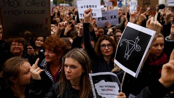 Правительство Польши не будет поддерживать полный запрет абортов