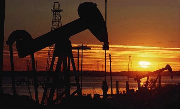 Нефть Brent подешевела до $56,17 после резкого подорожания накануне