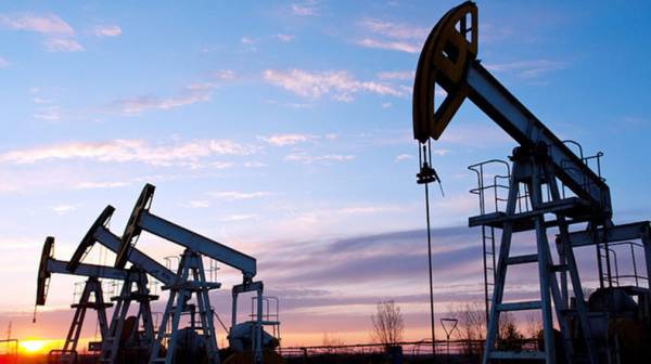 Нефть Brent подешевела до $63,52 за баррель