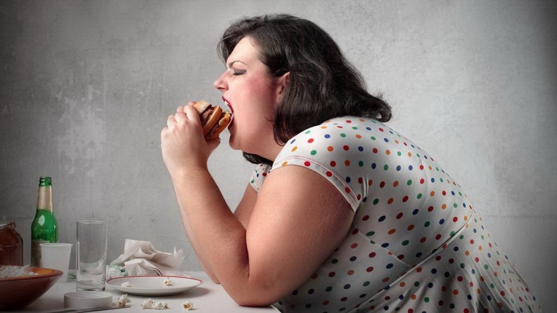 Раннее половое созревание связано с развитием ожирения у женщин - ученые