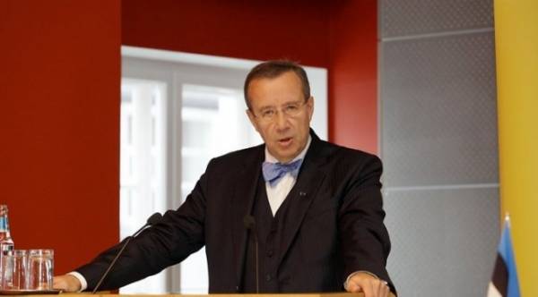 Президент Эстонии призвал отказаться от наличных денег во имя демократии