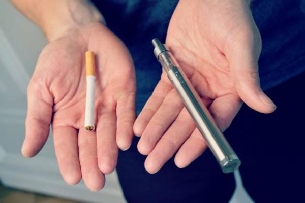 Ученые назвали электронные сигареты легким способом бросить курить