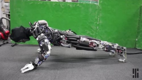 Kengoro - новый японский робот, который умеет "потеть", охлаждая элементы его конструкции