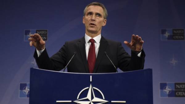 НАТО и божья роса: «Россия должна прекратить удары по Алеппо»