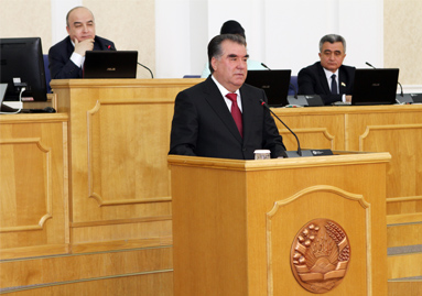 В Таджикистане за измену Родине будут сажать пожизненно