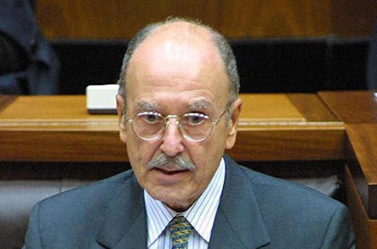 Экс-президент Греции скончался в возрасте 90 лет