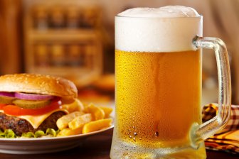 Ученые: Пиво повышает риск развития рака простаты