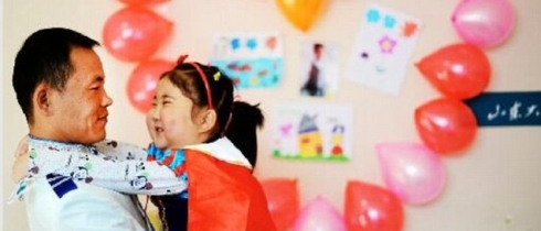 В Китае местный житель «женился» на своей тяжелобольной дочери
