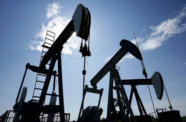 Казахстан сократил добычу нефти по соглашению с ОПЕК