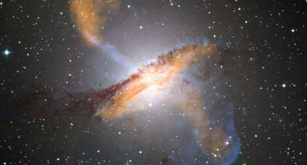 Ученые обнаружили гигантские черные дыры вблизи Млечного Пути