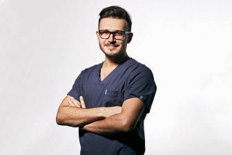 Стоматолог-ортопед Гайворонский Олег из Санкт-Петербурга о важности компьютерного моделирования в эстетической реабилитации