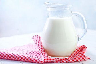 Медики: Молоко помогает женщинам избежать ранней менопаузы