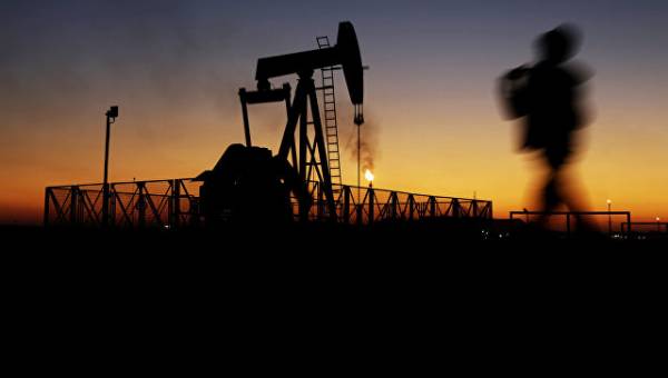 Мировые цены на нефть снижаются в среду