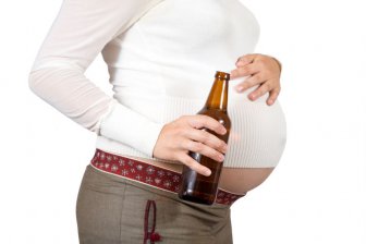 Алкоголь во время беременности может изменить черты ребенка