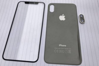 Опубликованы фотографии передней и задней панелей iPhone 8‍