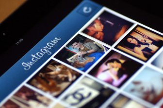 Соцсеть Instagram разрешила постить фотографии по таймеру