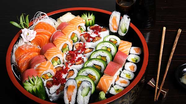 Суши и роллы: особенности блюд, причины их популярности