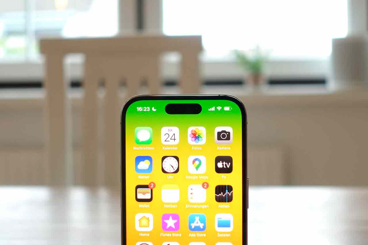 iPhone 14 Pro не совместим с официальными аксессуарами Apple