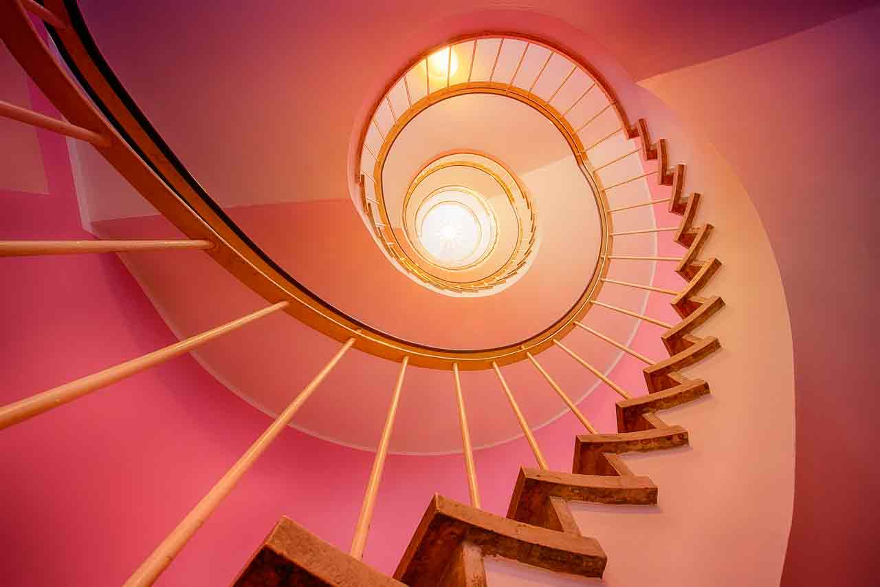 Все формы лестниц – какое решение выбрать?