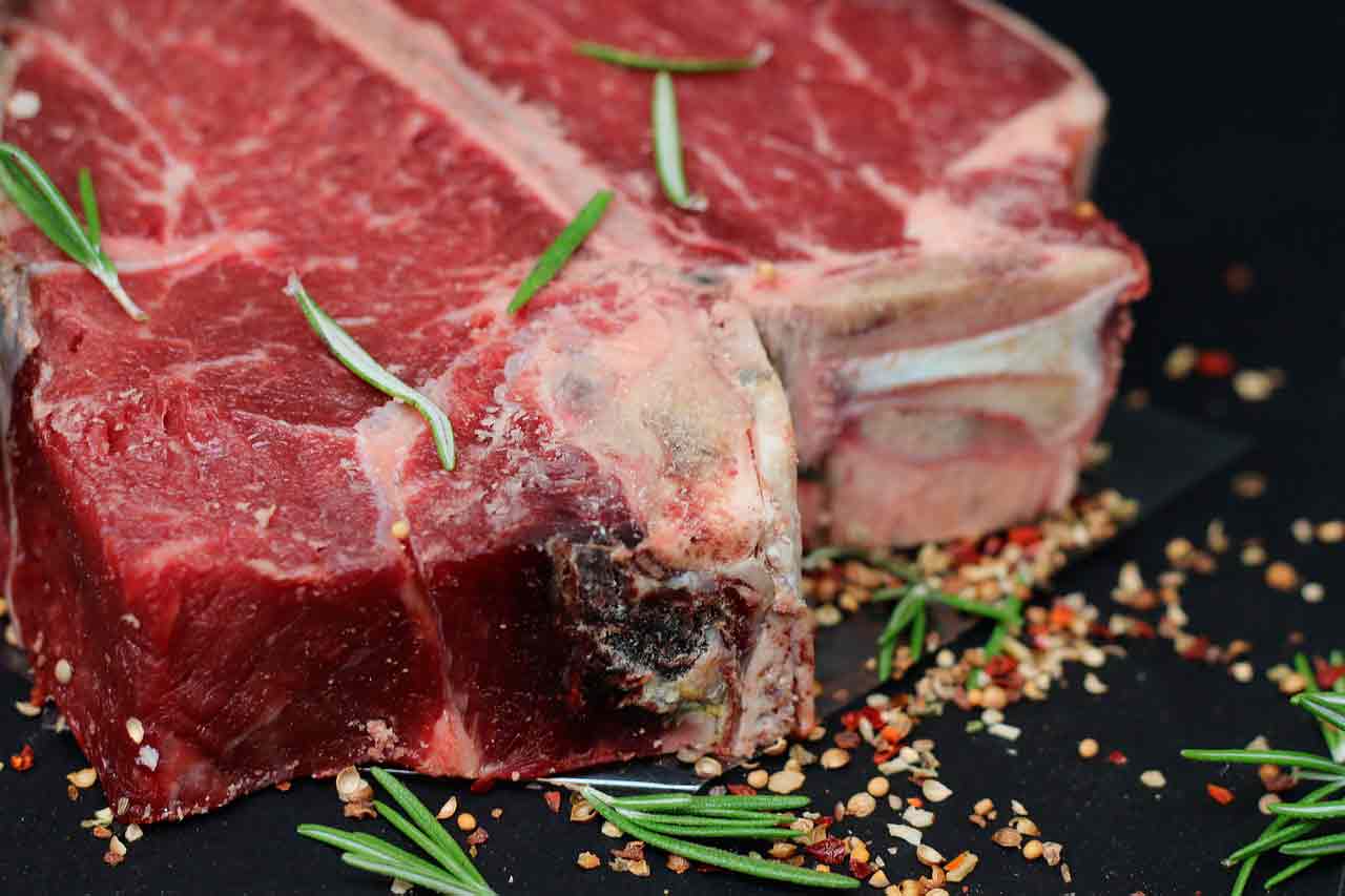 Мясо в рационе: какое мясо есть при атеросклерозе, язве или больной щитовидке
